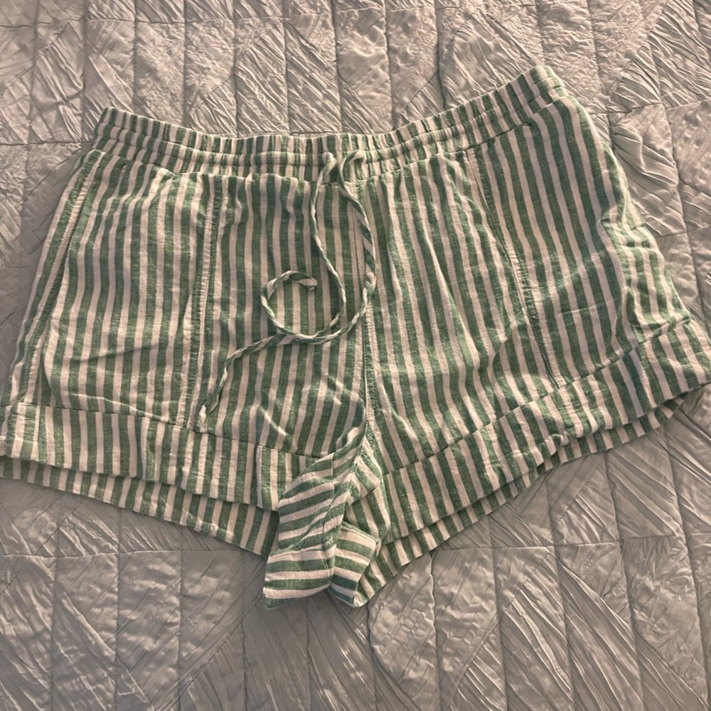 Universal Thread Striped Green and White Shorts